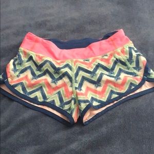 Iviva girls Speedy Shorts Size 8